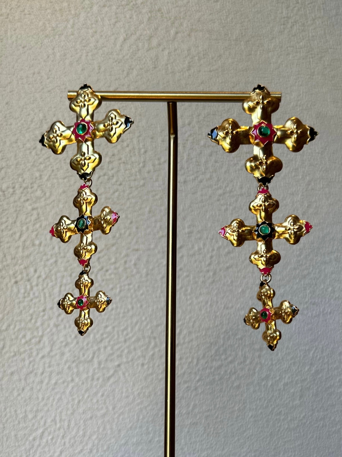 Nouveau Cross Danglers