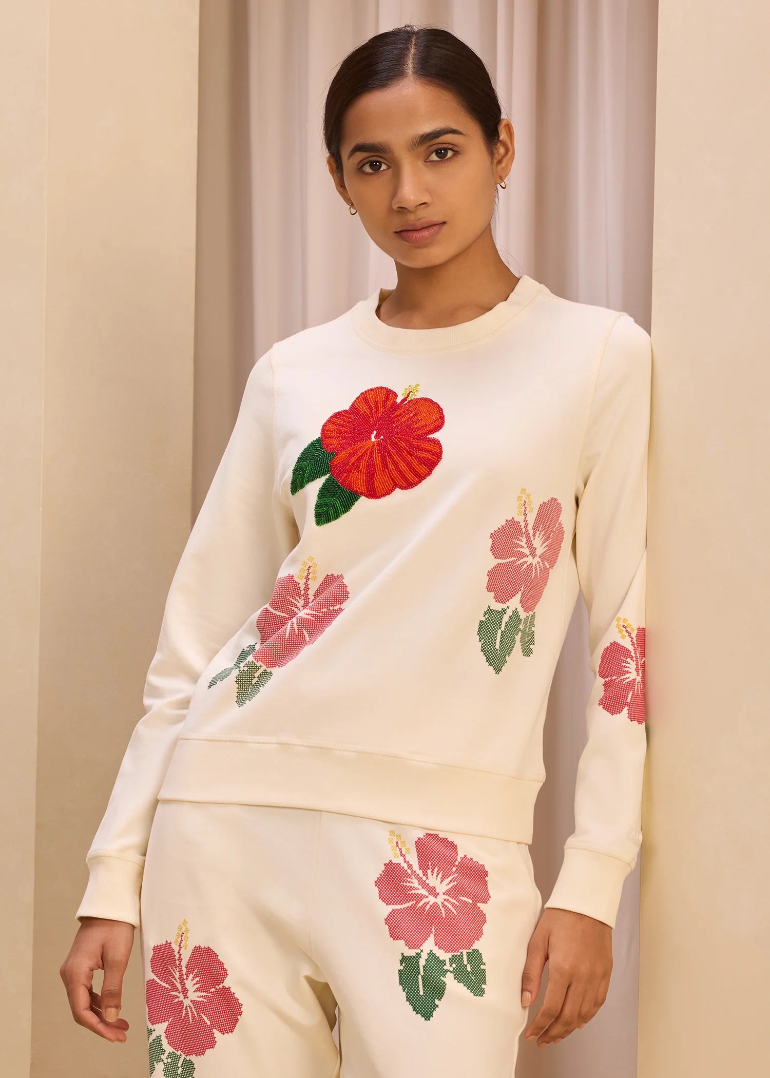3D Hibiscus Embroidery Sweatshirt