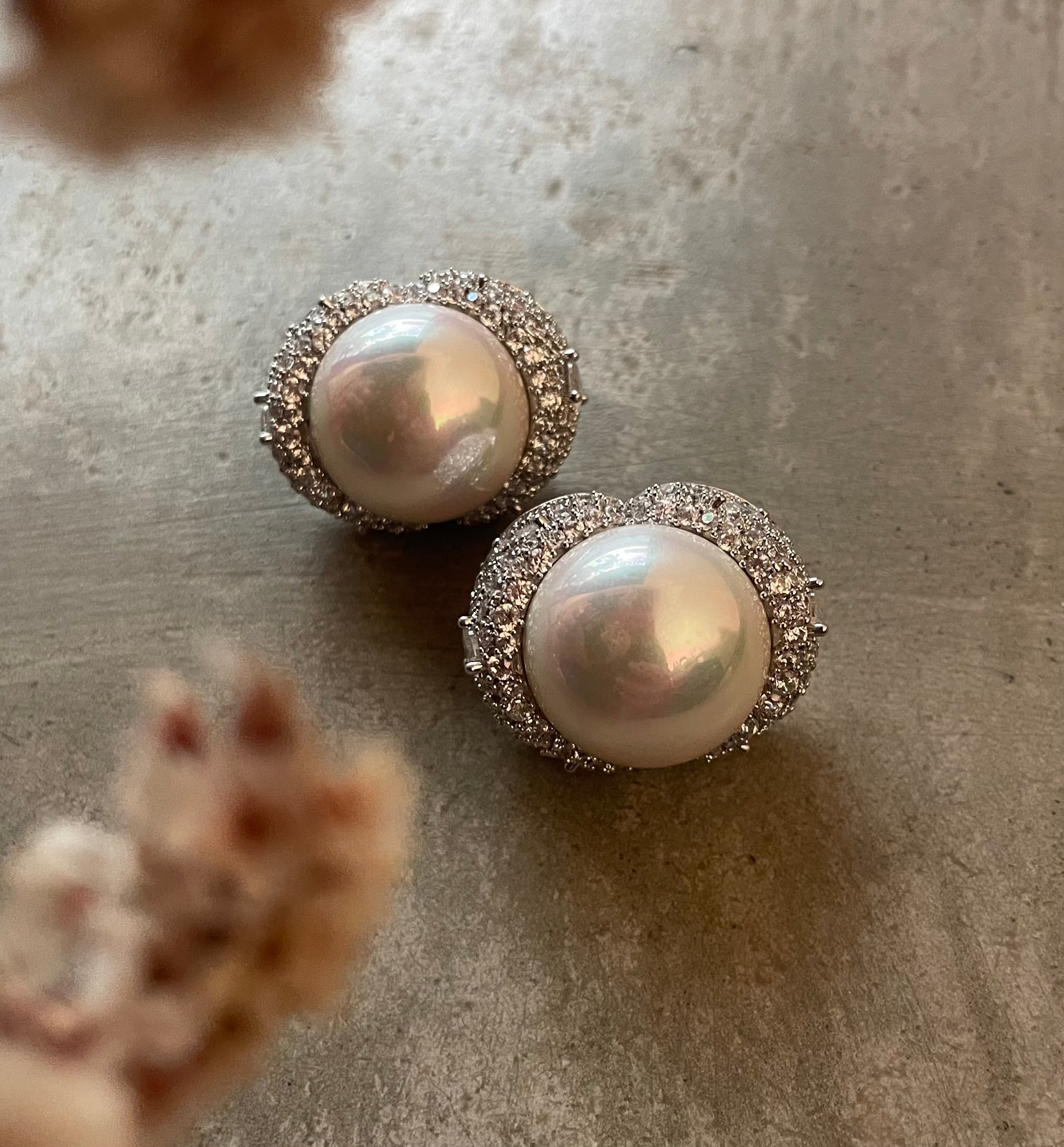 Dome Pearl Earrings