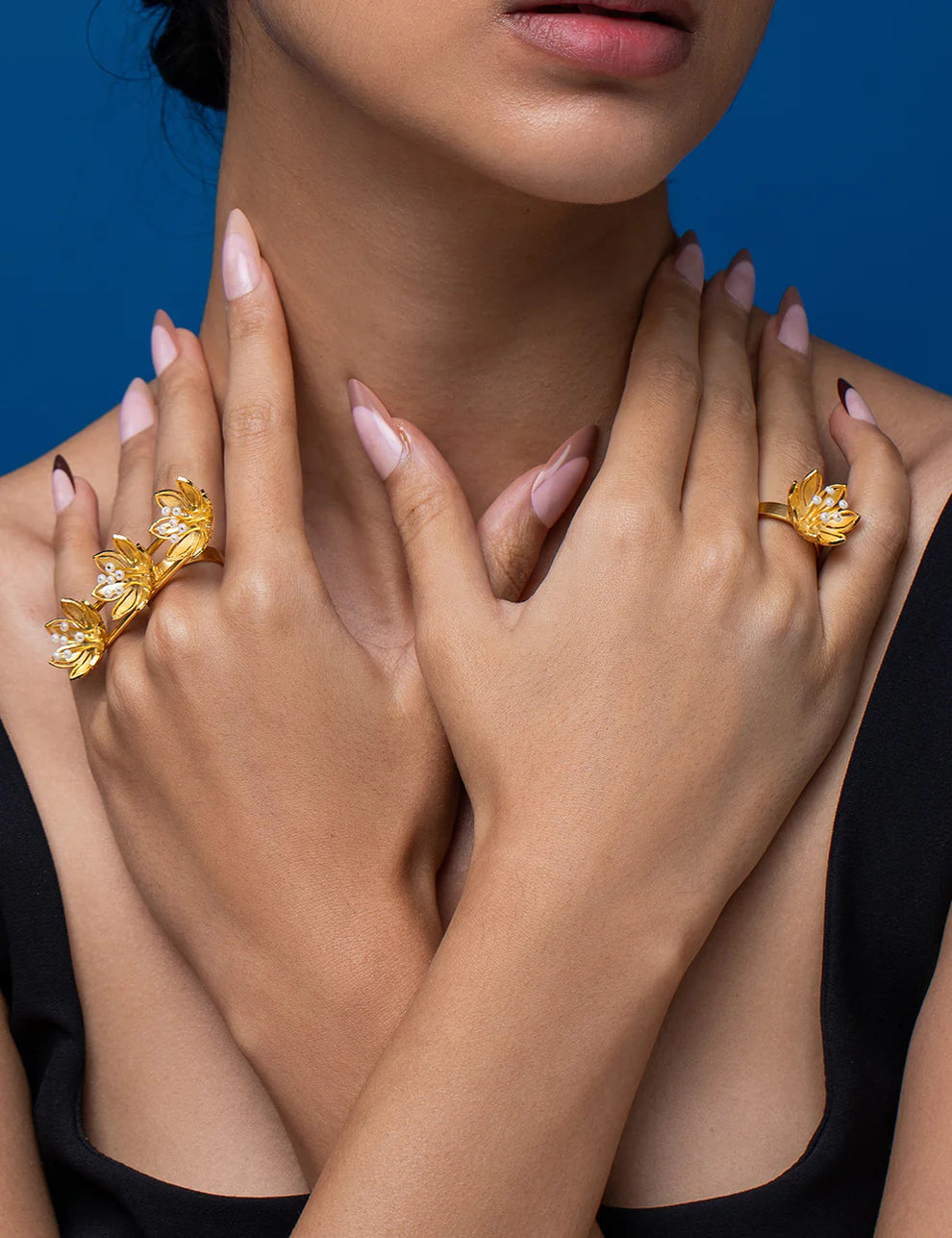Pearly Golden Flower Three-Finger Ring