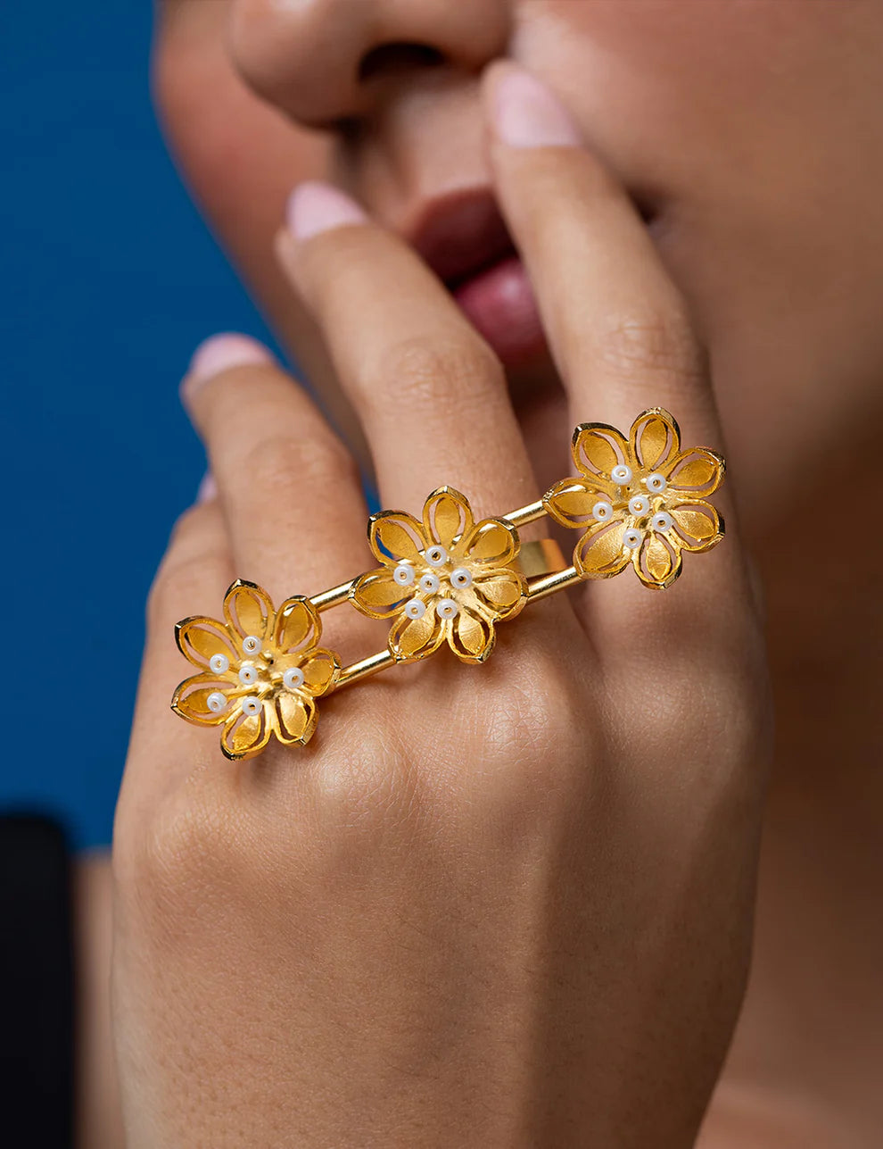 Pearly Golden Flower Three-Finger Ring