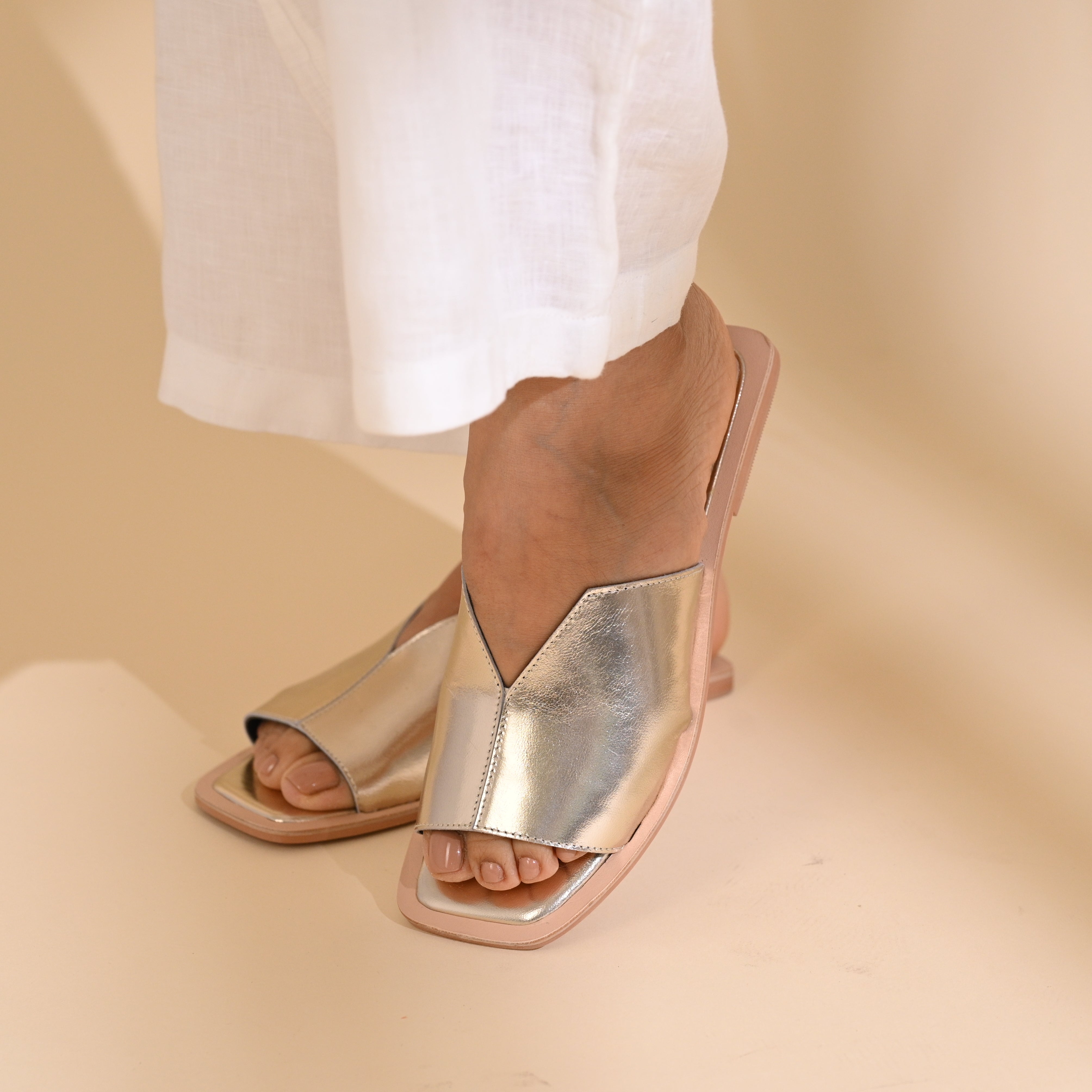 Metallic V Mule