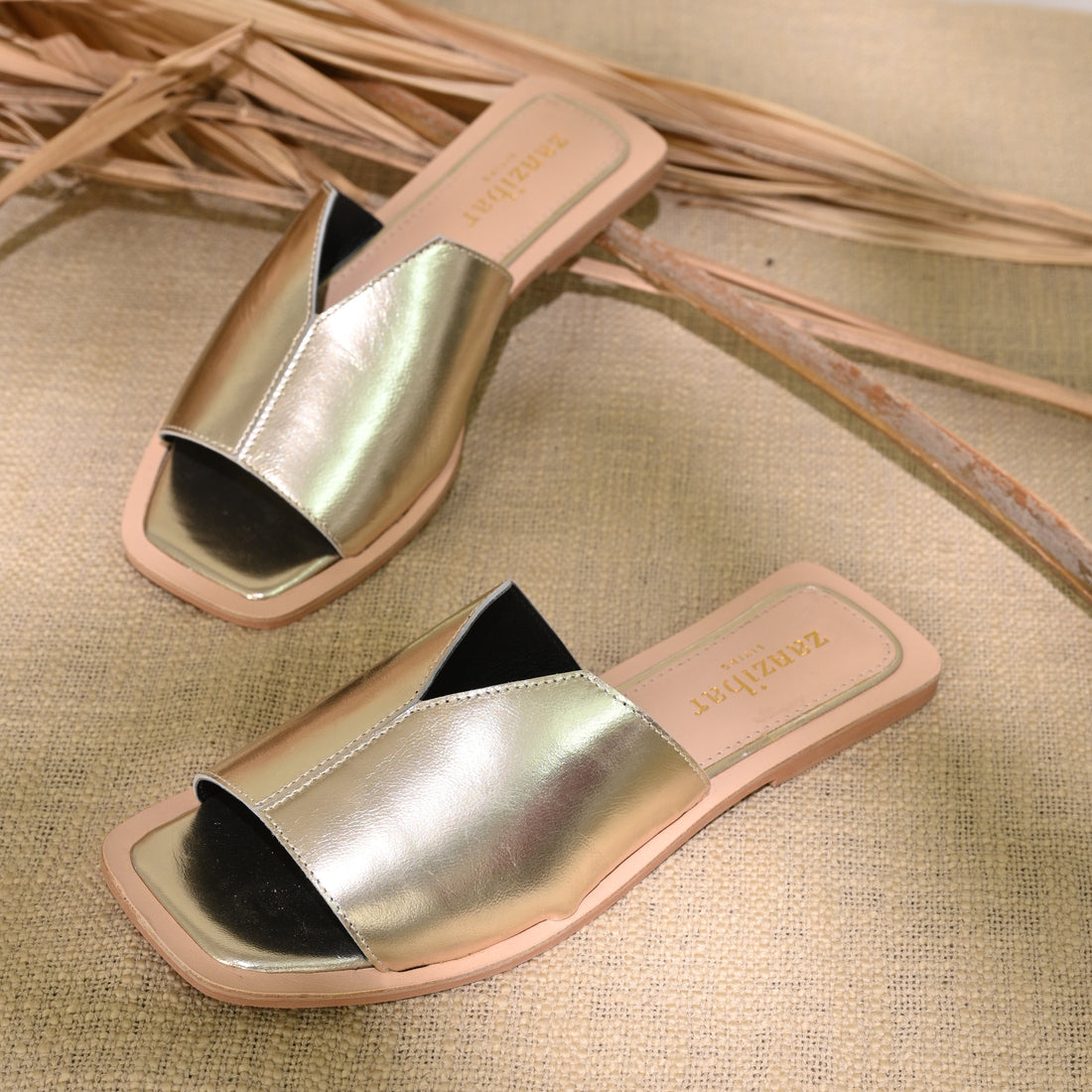 Metallic V Mule