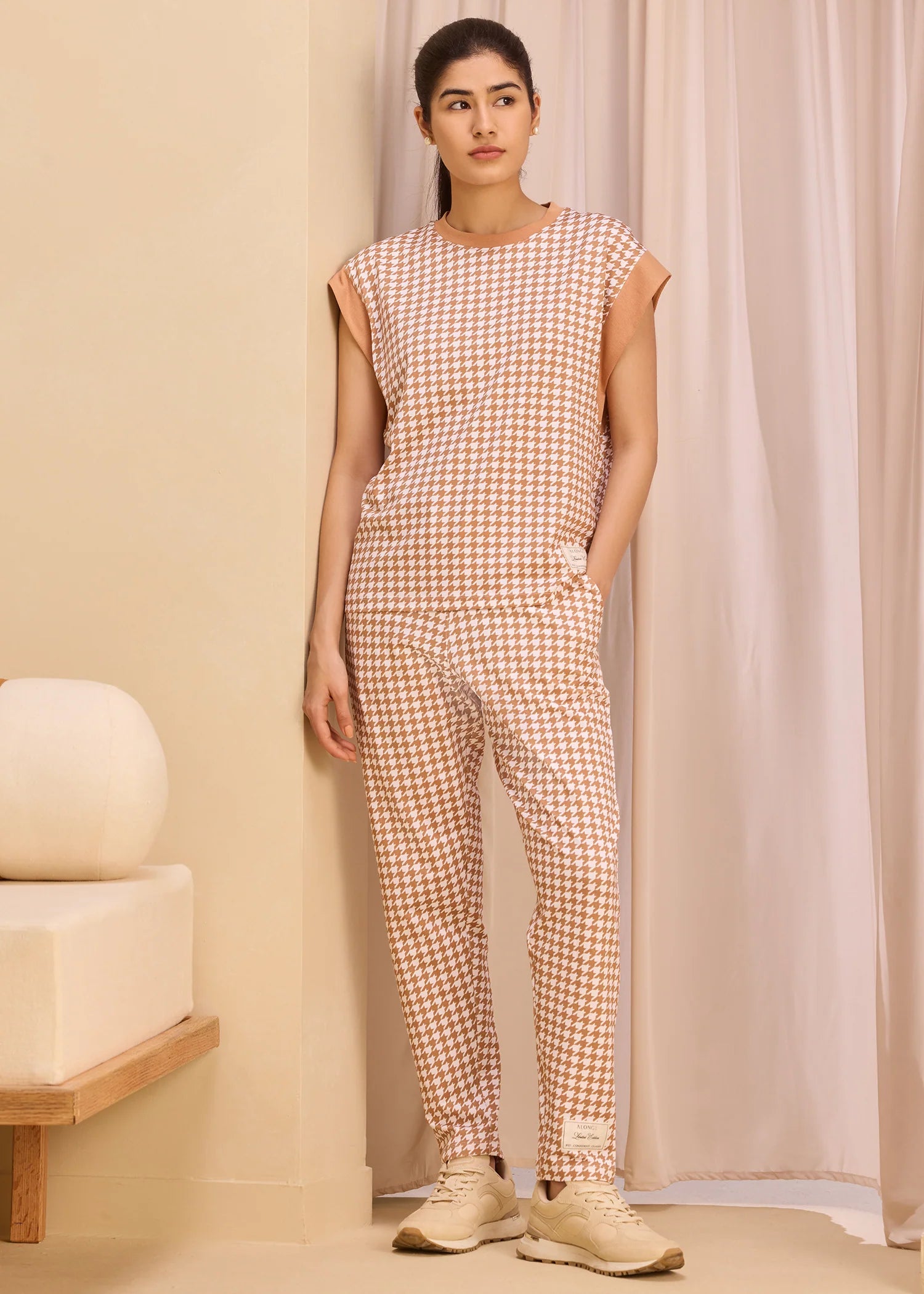 Soft Houndstooth Boxy Muscle Tee